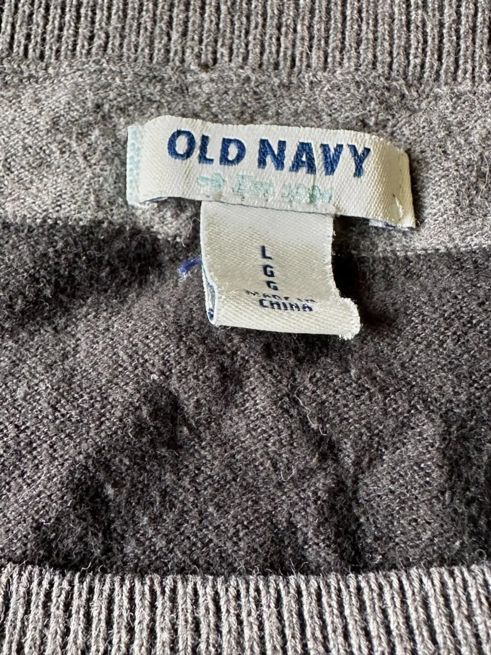 4 Women's Sweater Bundle - Picture 3 of 13